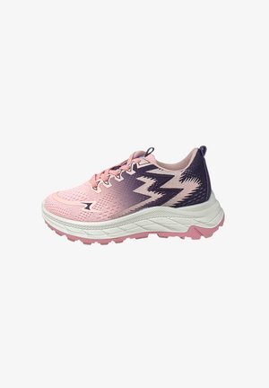 Scarpa sportiva rosa e viola con lacci, motivo a zigzag, tomaia in mesh traspirante, suola bianca spessa e suola esterna rosa testurizzata.