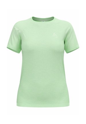 T-shirt vert clair à manches courtes, fabriqué dans un tissu texturé avec un motif subtil. Dispose d'un col rond et d'un logo accentué en haut à gauche.