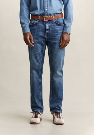 GANT, REG GANT JEANS - Jeans Tapered Fit - mid blue broken in