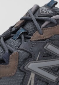 New Balance 610 UNISEX - Joggesko - phantom