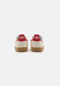 adidas Originals GAZELLE UNISEX - Trainers - off white/team power red 2