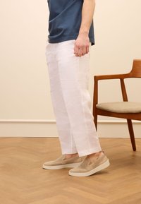 Manfield Sneakers laag - beige