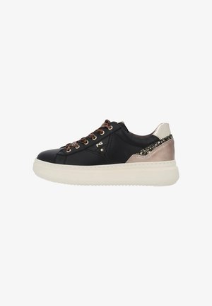 Black sneaker with a textured leather upper, featuring gold-tone eyelets and a cream rubber sole, and metallic accents on the heel.