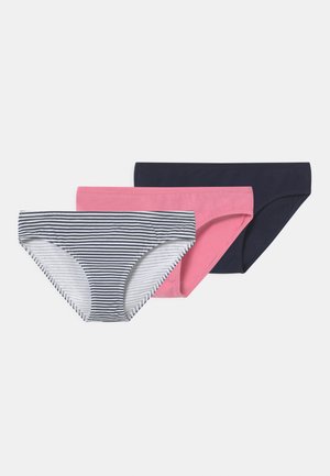 Drei Paare Damenunterwäsche: eines in Marineblau, eines in einfarbigem Pink und eines in Marineblau mit horizontalen weißen Streifen. Hergestellt aus glattem, dehnbarem Stoff.