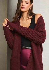 Lipsy HONEYCOMB LONGLINE - Neuletakki - red