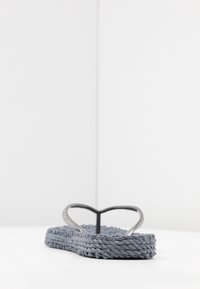 Ilse Jacobsen Allassandaalit - grey