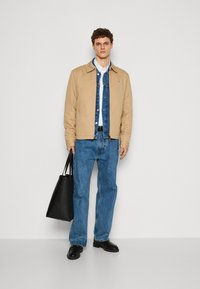 GANT WINDCHEATER - Sommerjakke - dark khaki