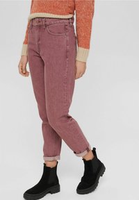 edc by Esprit Slim fit -farkut - berry