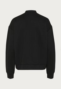 Unselected, black deep