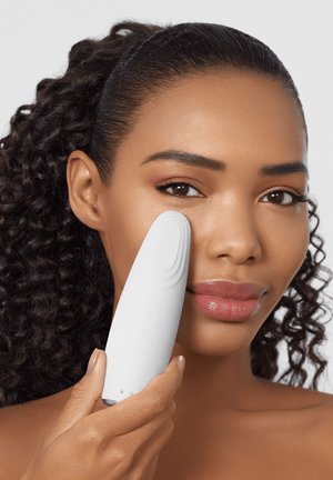 GESKE, WARM COOL EYE ENERGIZER | 6 IN 1 - Skincare tool - white