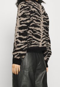 VILA Petite Kofta - black