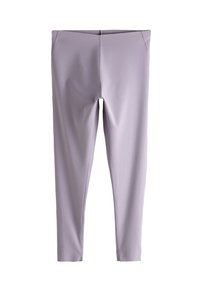 Lyse lavendelleggings lavet af elastisk stof, med en glat tekstur, forstærkede sømme og et tætsiddende design uden lommer.