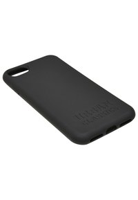Melnas silikona telefona apvalks ar matētu virsmu, kuram ir iegravēts "URBAN CLASSICS" logo un izgriezumi portiem un kamerai.