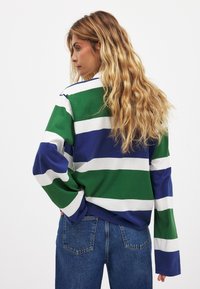 NA-KD Polo majica - green blue