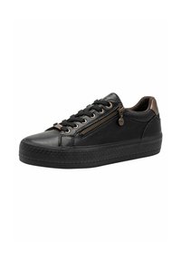 Sneaker in pelle nera con suola in gomma testurizzata, lacci frontali e una cerniera decorativa di lato. Accentuato da hardware in bronzo.