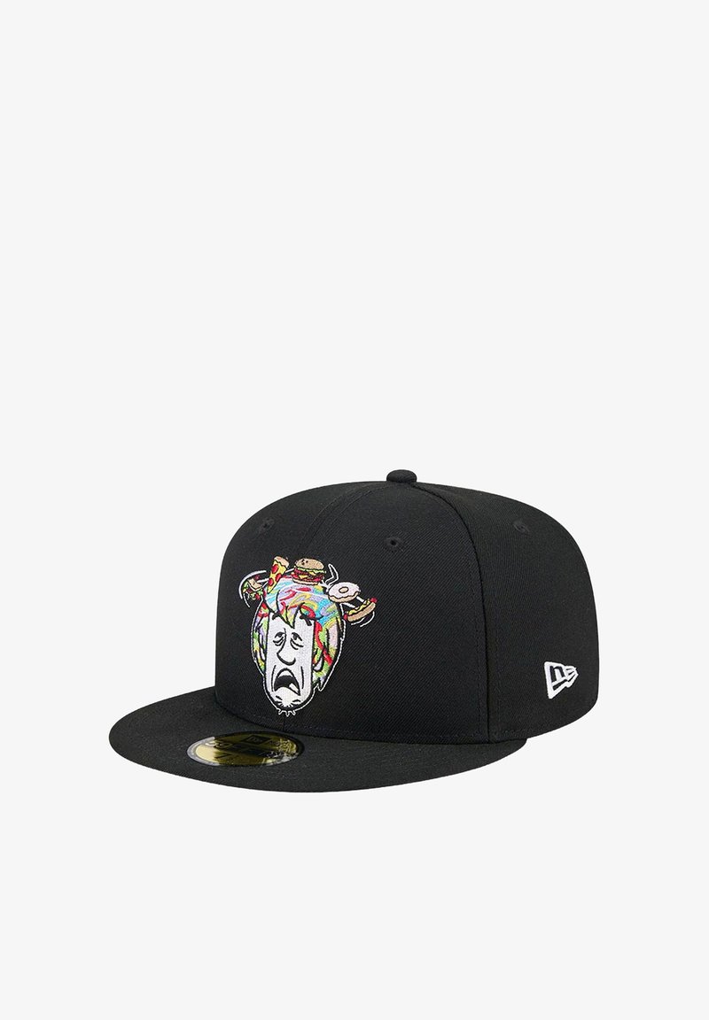 Schwarze Snapback-Baseballmütze mit buntem gesticktem Design, das ein Gesicht mit Lebensmitteln und hellen Mustern zeigt. New Era-Branding an der Seite.