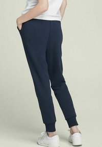 Wilson SLIM JOGGER - Pantalones deportivos - classic navy