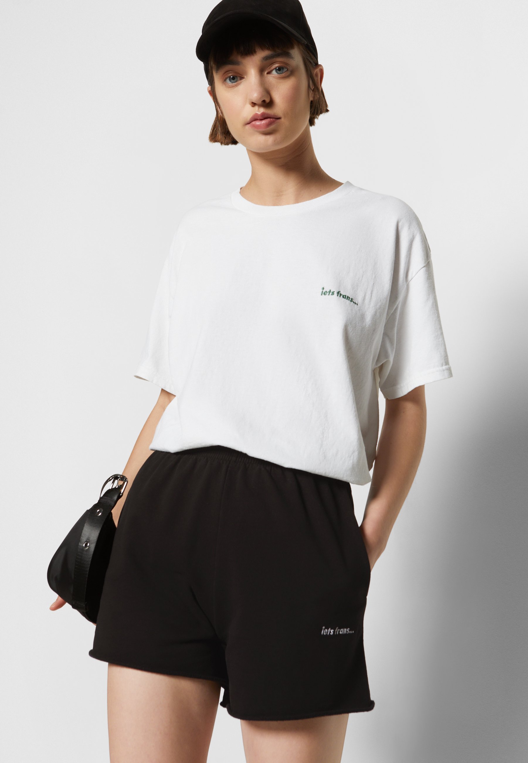 iets frans JOGGER - Shorts - black 