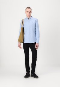 Tommy Jeans SLIM STRETCH OXFORD SHIRT - Shirt - blue