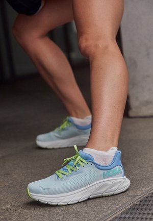 Chaussures de running sur route - light blue