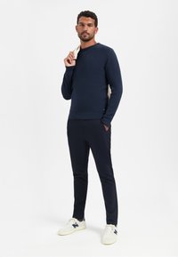 NO EXCESS DIAGONAL - Trui - night