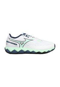 Scarpe da corsa bianche con un upper testurizzato, accentuate da dettagli in blu navy e verde menta. Presentano una suola zigzag per una maggiore trazione.