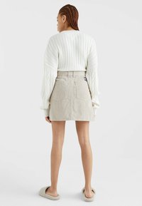 Tommy Jeans Spódnica trapezowa