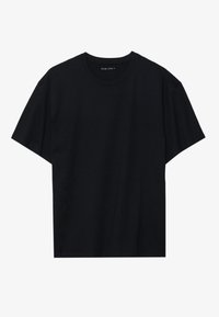 Zwarte katoenen t-shirt met korte mouwen. Heeft een ronde hals en een relaxte pasvorm, met een gladde textuur en geen extra patroonen.