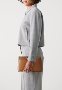 Furla GIADA POUCH - Borsa a mano - braun