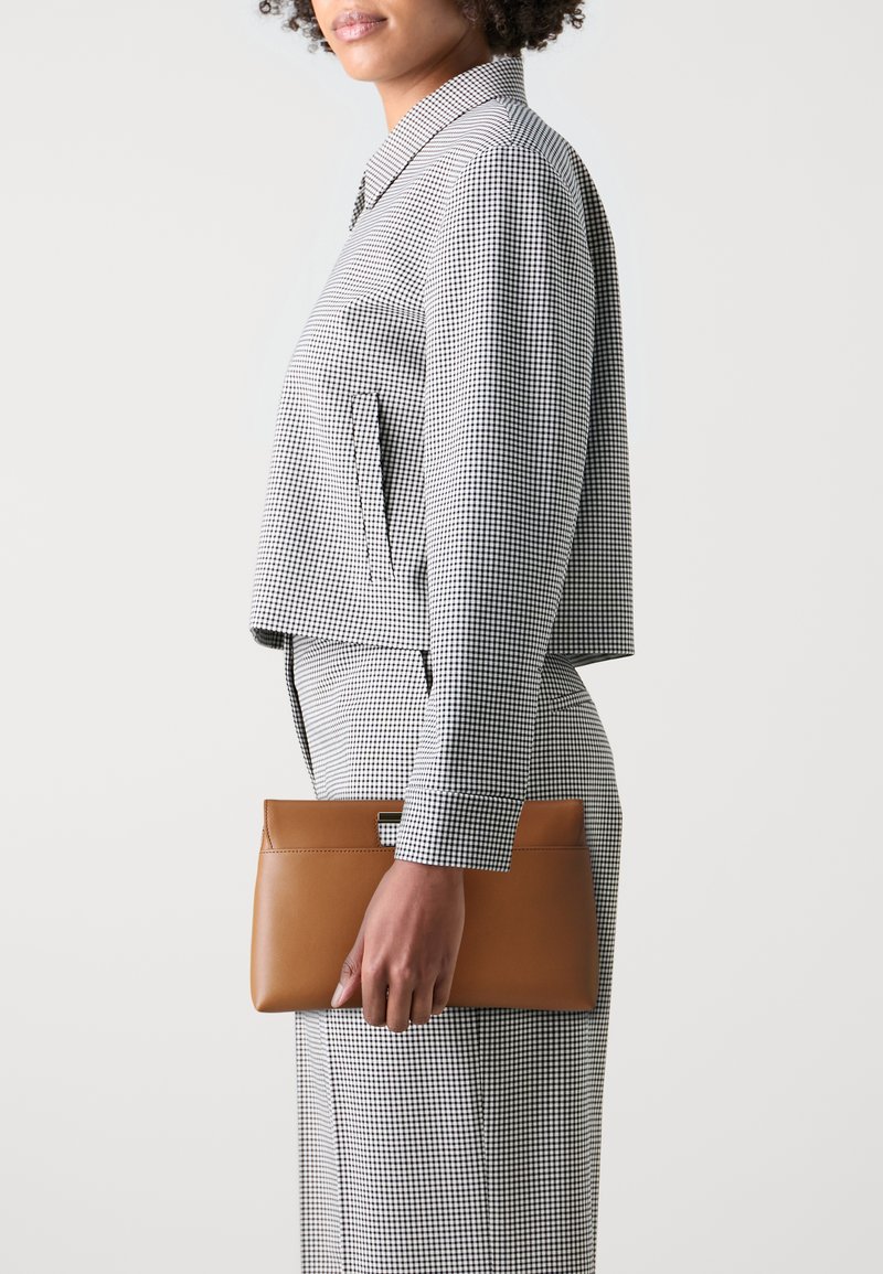 Furla GIADA POUCH - Borsa a mano - braun