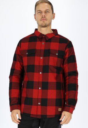 Rot-schwarzes karierter Flanellshirt mit Kragen, Knopfverschluss, zwei Fronttaschen und sichtbarer Stoffstruktur.