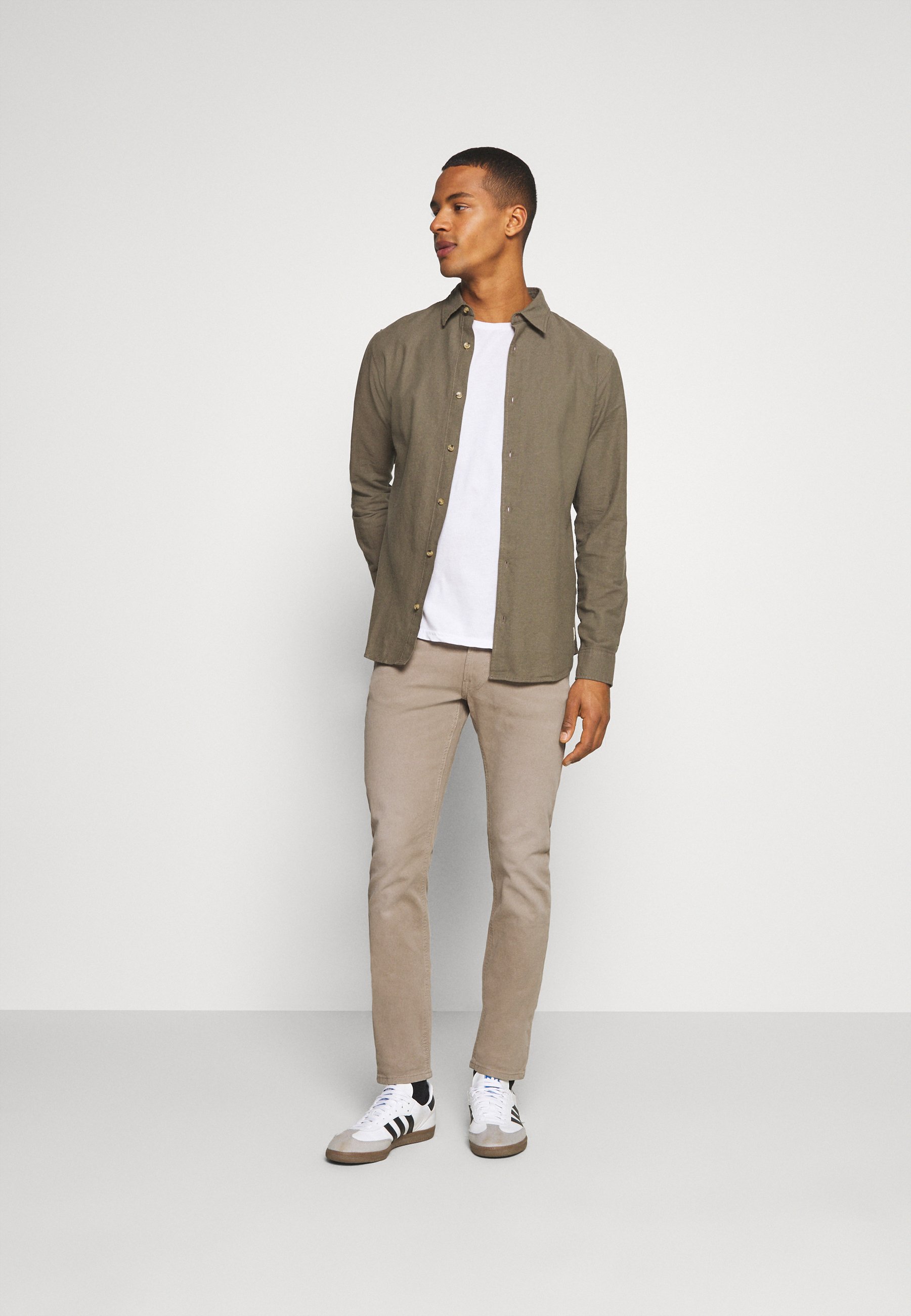 Lee LUKE - Slim fit jeans - beige/Beige - Zalando.nl