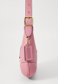 COACH ORIGINALS GLOVETANNED HAMPTONS HOBO - Kézitáska - true pink