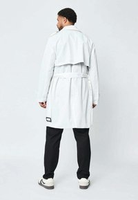FRILIVIN Trench - blanc