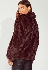 Friends Like These TEXTURED REGULAR FIT - Žieminė striukė - berry red