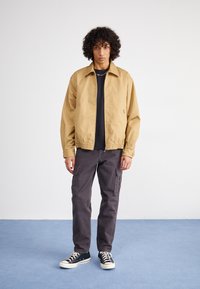 Carhartt WIP NEWHAVEN JACKET - Let jakke / Sommerjakker - sable