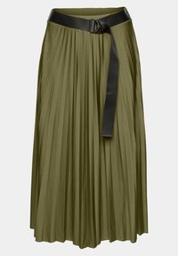 Jupe midi plissée vert olive avec une ceinture en tissu noir dotée d'une boucle en D métallique, présentée sur un fond uni.