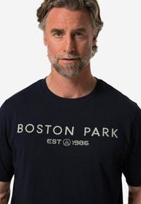 BOSTON PARK HALBARM KLEINER STICK - T-shirt med print - navy blue