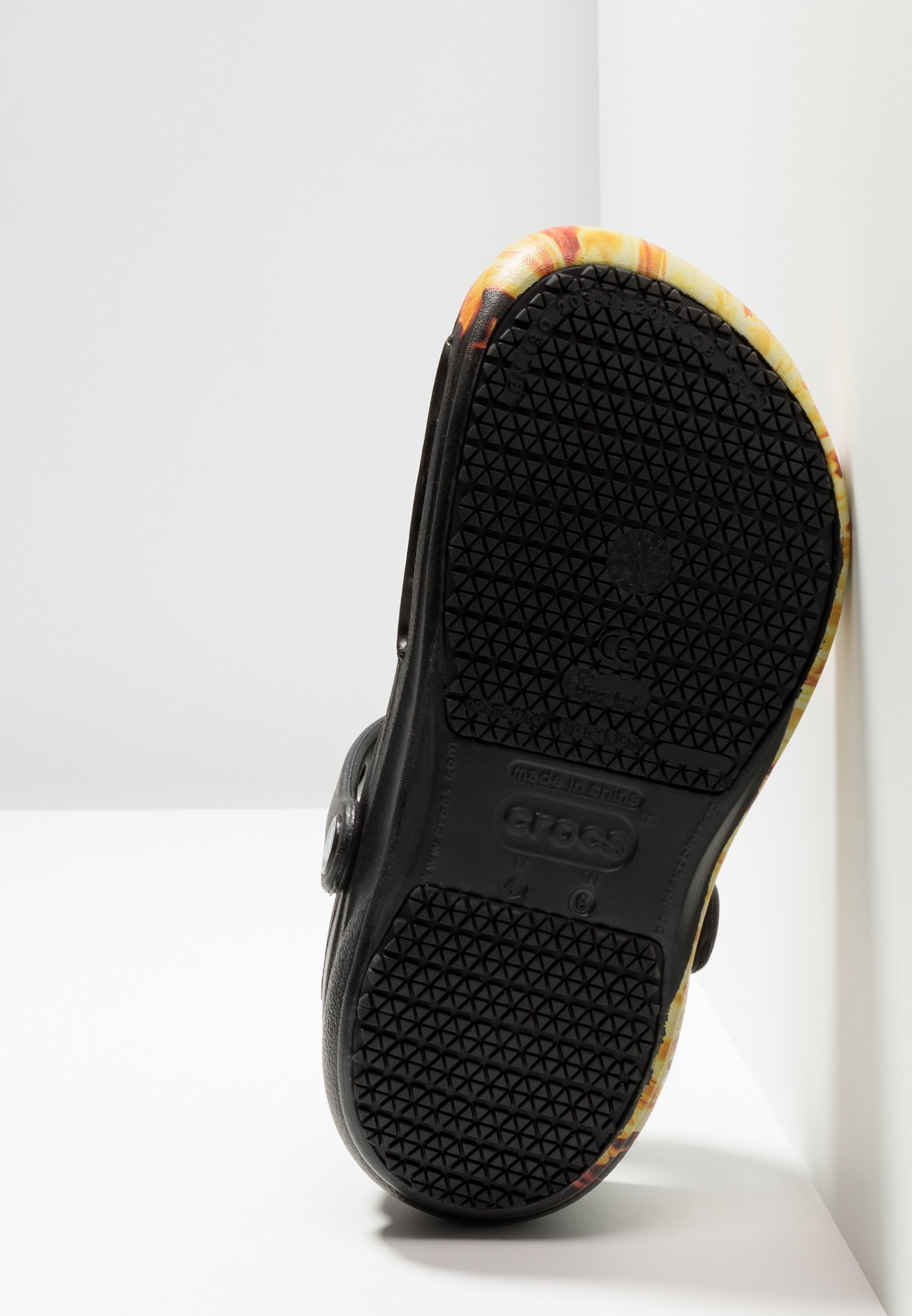 bistro graphic clog black floral