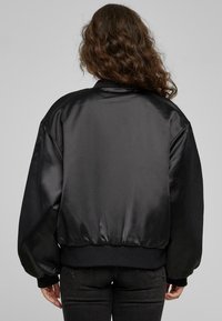 Karl Kani RETRO - Bomber tipa jaka - black