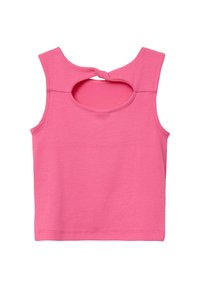 Roze mouwloze ribbelcrop top met een uitsnijding aan de voorkant en een knoop bij de halslijn, ontworpen voor casual gebruik.