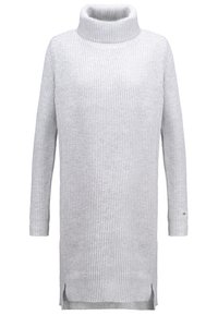 Robe pull tricotée gris clair à manches longues avec un col roulé et des fentes latérales à l’ourlet.