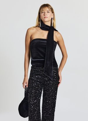 Calliope Camicetta - ultrablack