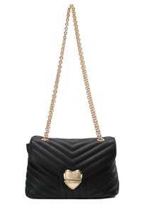 Svart vadderad axelväska med guldfärgad hjärtformad lås och guldkedjastraps, designad för stilfullt vardagsanvändande.