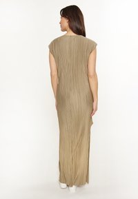 usha Neulemekko - olive