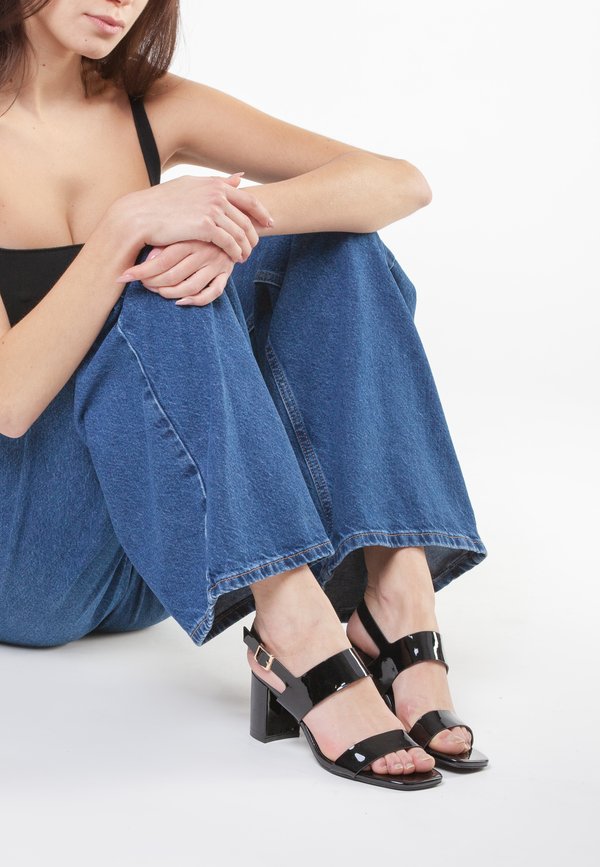 BOLORIA - Riemensandalette - nero