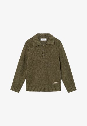 Gruby sweter w kolorze oliwkowej zieleni z długimi rękawami, prążkowanym kołnierzem i mankietami, listwą zapinaną na trzy guziki oraz haftowanym napisem "les deux" w pobliżu brzegu.