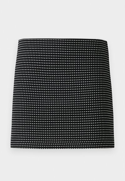 Fekete szövet szoknya, kis fehér pöttyökkel ellátott geometrikus mintával, egyenes szabással és sima textúrával. Egyszerű és minimalista dizájn.