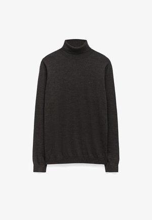 Ciemnoszary sweter z golfem, wykonany z miękkiej dzianiny, z długimi rękawami i dopasowanym krojem, bez widocznych logo.