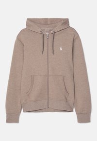 Felpa con zip marrone realizzata in materiale morbido, caratterizzata da una tasca frontale, cappuccio con cordino e un piccolo logo bianco sul petto.